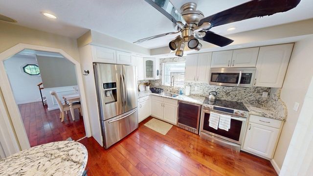 1 Jonathan Cir, Worcester, MA 01604