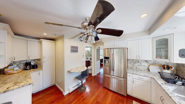 1 Jonathan Cir, Worcester, MA 01604