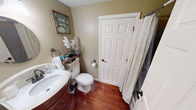 1 Jonathan Cir, Worcester, MA 01604