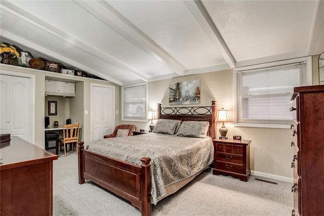 82 Beach Drive, Lake Tapawingo, MO 64015