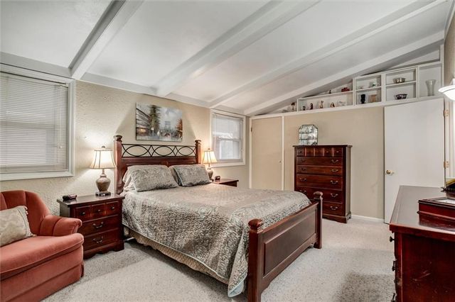 82 Beach Drive, Lake Tapawingo, MO 64015