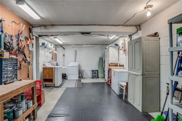 82 Beach Drive, Lake Tapawingo, MO 64015