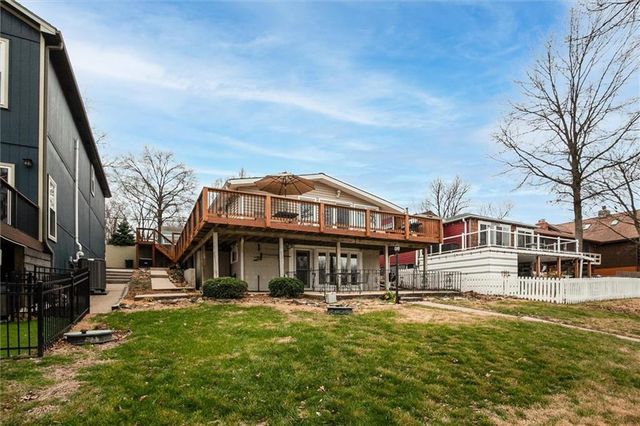 82 Beach Drive, Lake Tapawingo, MO 64015