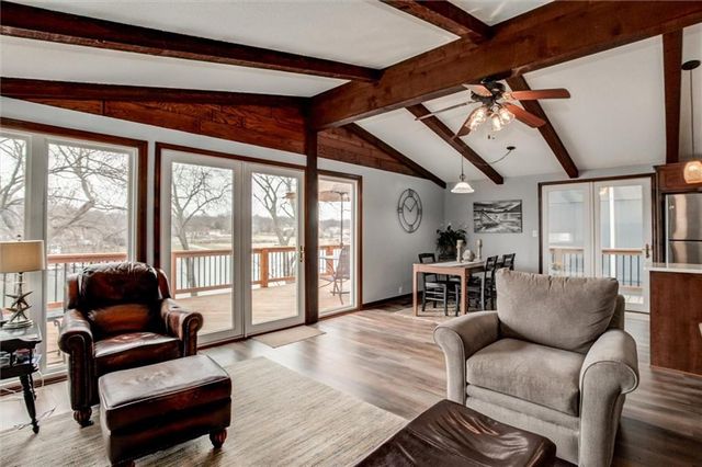 82 Beach Drive, Lake Tapawingo, MO 64015