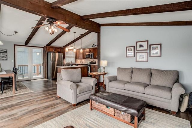 82 Beach Drive, Lake Tapawingo, MO 64015