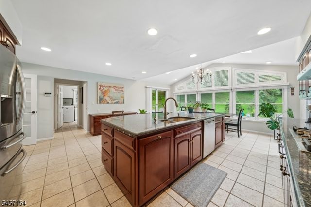 15 Mount Vernon Ct, Livingston Twp., NJ 07039