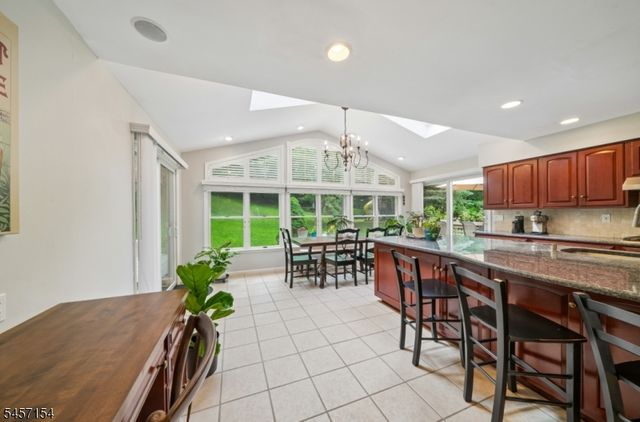 15 Mount Vernon Ct, Livingston Twp., NJ 07039