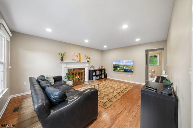 15 Mount Vernon Ct, Livingston Twp., NJ 07039