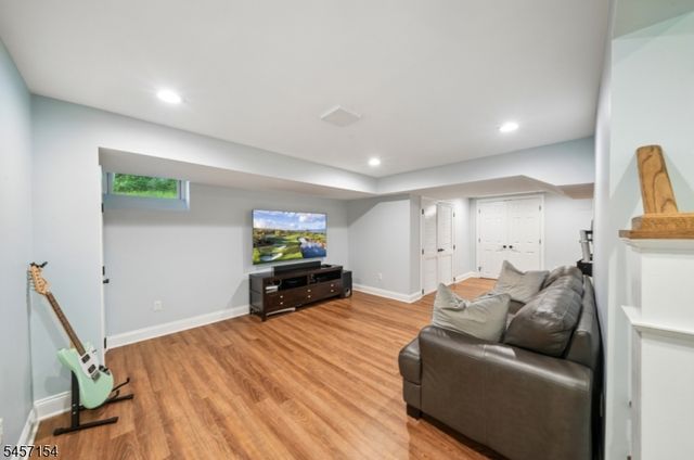 15 Mount Vernon Ct, Livingston Twp., NJ 07039