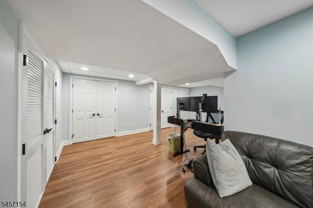 15 Mount Vernon Ct, Livingston Twp., NJ 07039