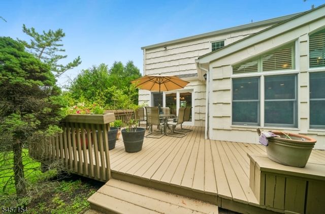 15 Mount Vernon Ct, Livingston Twp., NJ 07039
