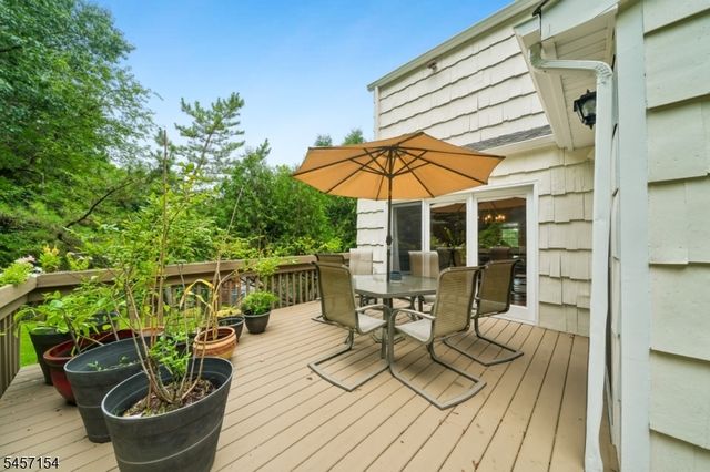 15 Mount Vernon Ct, Livingston Twp., NJ 07039