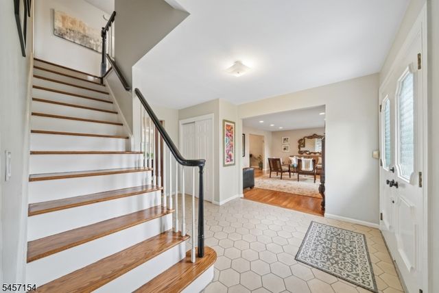 15 Mount Vernon Ct, Livingston Twp., NJ 07039