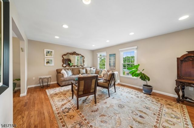 15 Mount Vernon Ct, Livingston Twp., NJ 07039