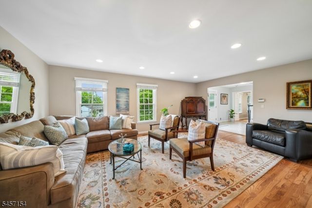 15 Mount Vernon Ct, Livingston Twp., NJ 07039