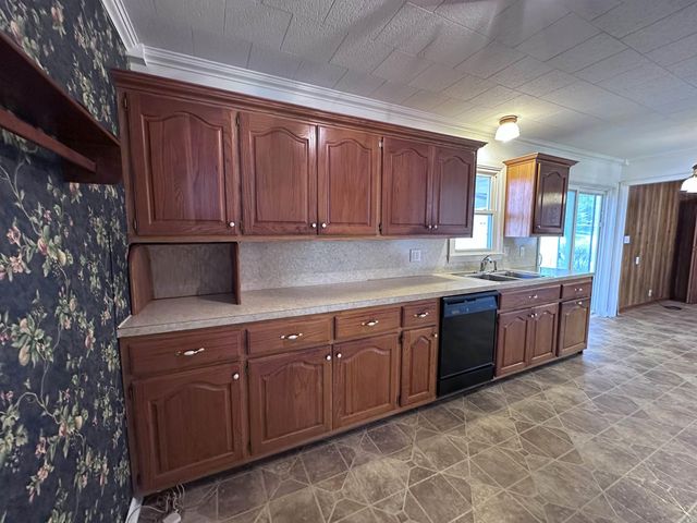 865 N 2nd Avenue, Piggott, AR 72454