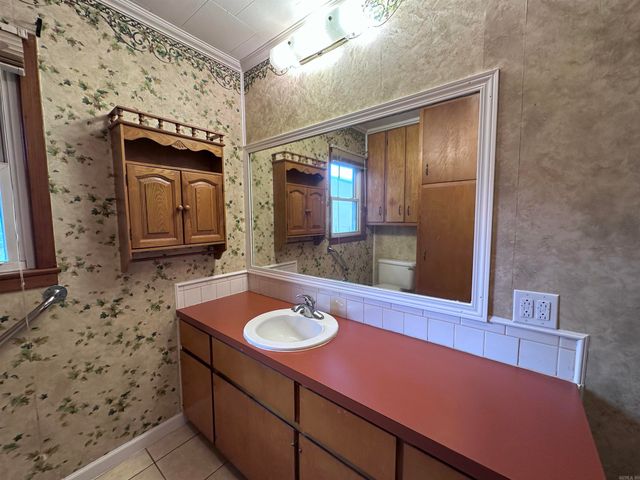 865 N 2nd Avenue, Piggott, AR 72454