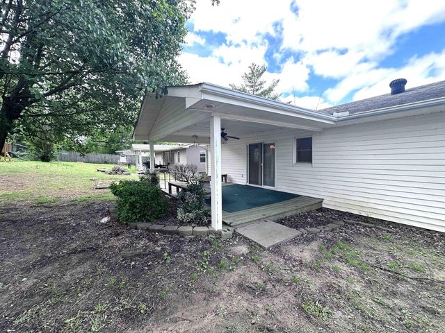 865 N 2nd Avenue, Piggott, AR 72454