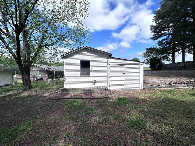 865 N 2nd Avenue, Piggott, AR 72454
