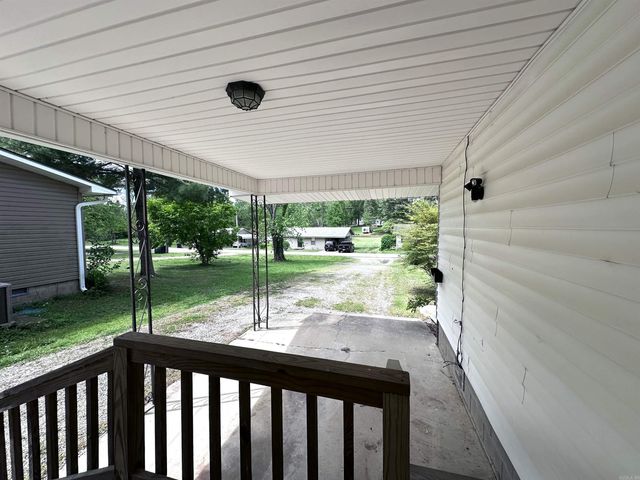 865 N 2nd Avenue, Piggott, AR 72454