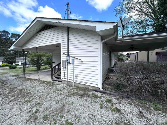 865 N 2nd Avenue, Piggott, AR 72454