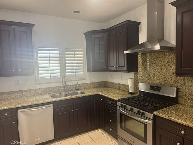 3690 S Bear J, Santa Ana, CA 92704