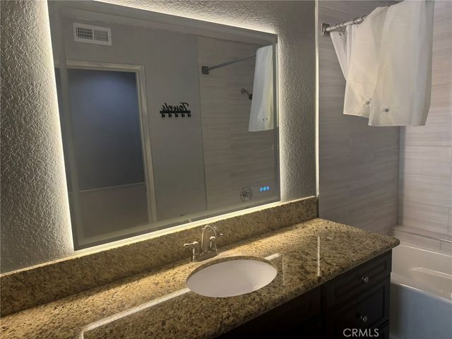 3690 S Bear J, Santa Ana, CA 92704