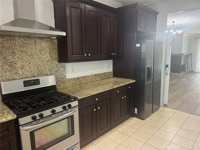 3690 S Bear J, Santa Ana, CA 92704