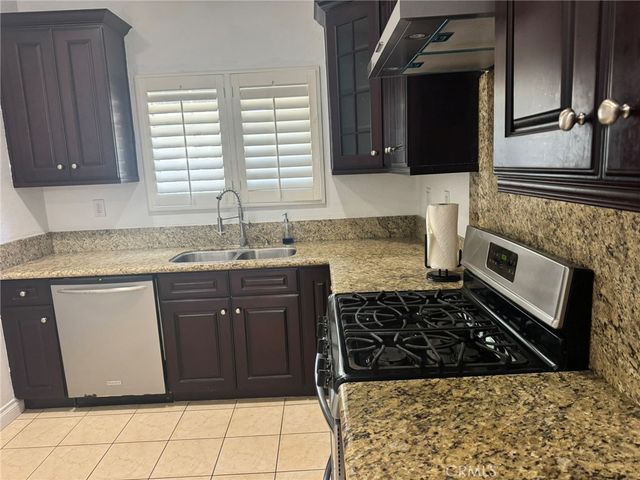 3690 S Bear J, Santa Ana, CA 92704