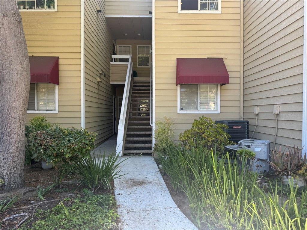 3690 S Bear J, Santa Ana, CA 92704