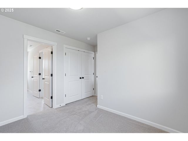 195 Se ACACIA Dr, Gresham, OR 97080