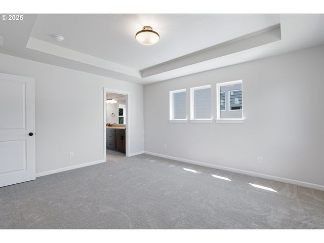 195 Se ACACIA Dr, Gresham, OR 97080