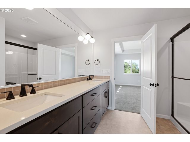 195 Se ACACIA Dr, Gresham, OR 97080