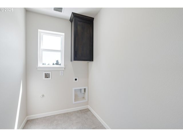 195 Se ACACIA Dr, Gresham, OR 97080