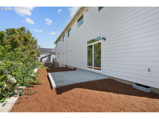 195 Se ACACIA Dr, Gresham, OR 97080