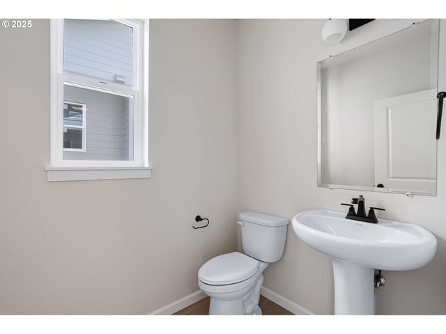 195 Se ACACIA Dr, Gresham, OR 97080