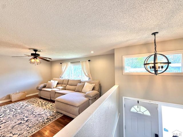 32 Apollo Lane, Pueblo, CO 81001
