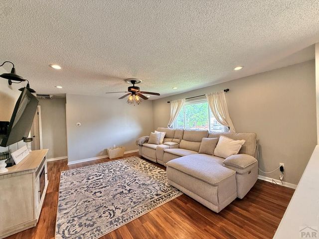 32 Apollo Lane, Pueblo, CO 81001
