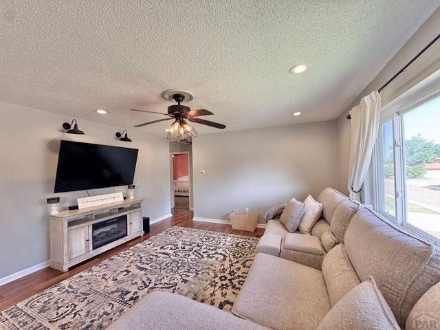 32 Apollo Lane, Pueblo, CO 81001