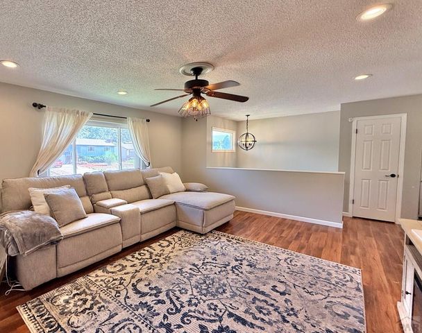 32 Apollo Lane, Pueblo, CO 81001