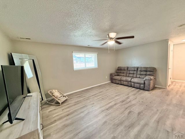32 Apollo Lane, Pueblo, CO 81001