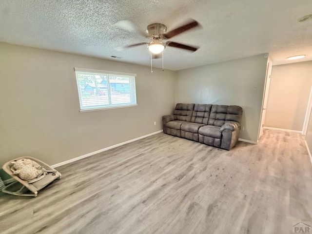 32 Apollo Lane, Pueblo, CO 81001