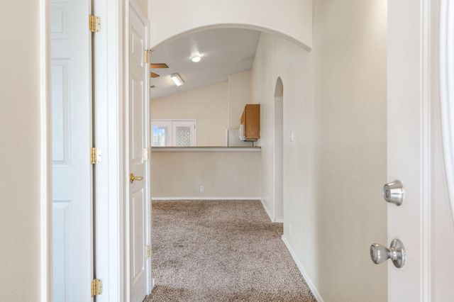 1261 Avenida Esplendida NW, Los Lunas, NM 87031