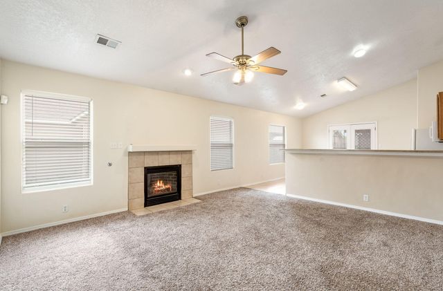 1261 Avenida Esplendida NW, Los Lunas, NM 87031