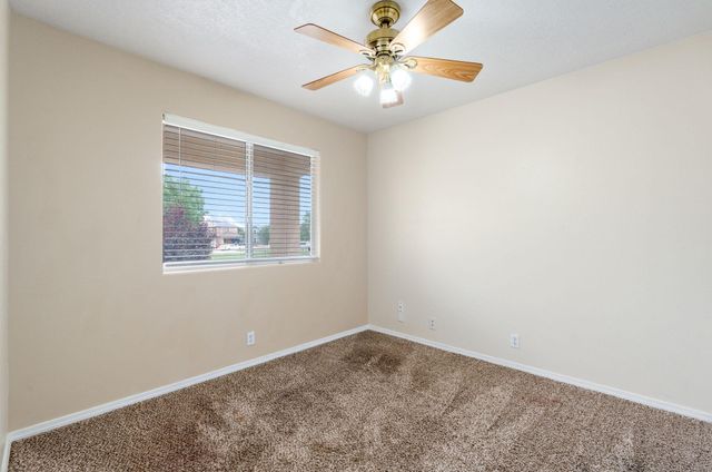 1261 Avenida Esplendida NW, Los Lunas, NM 87031