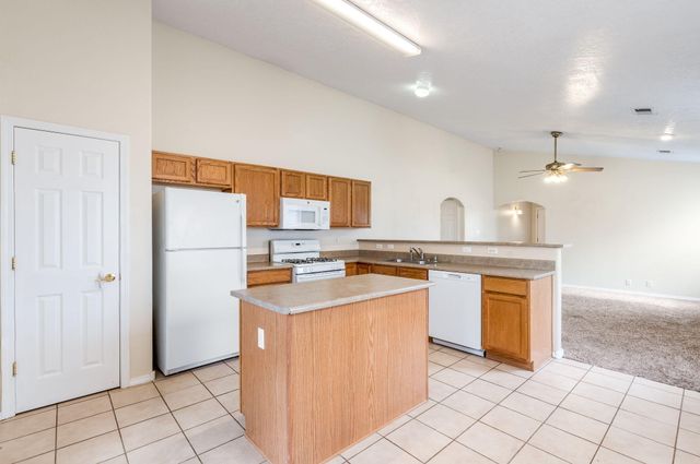 1261 Avenida Esplendida NW, Los Lunas, NM 87031