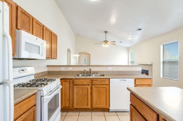 1261 Avenida Esplendida NW, Los Lunas, NM 87031