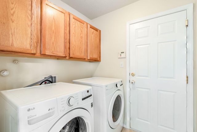 1261 Avenida Esplendida NW, Los Lunas, NM 87031