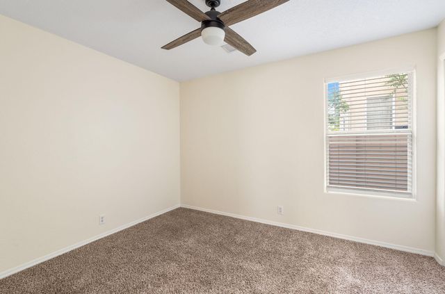 1261 Avenida Esplendida NW, Los Lunas, NM 87031
