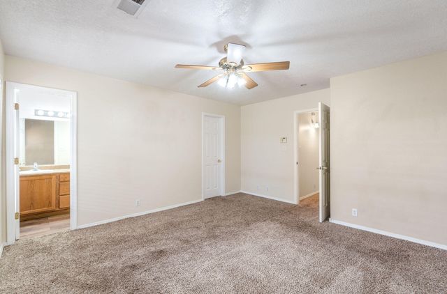 1261 Avenida Esplendida NW, Los Lunas, NM 87031